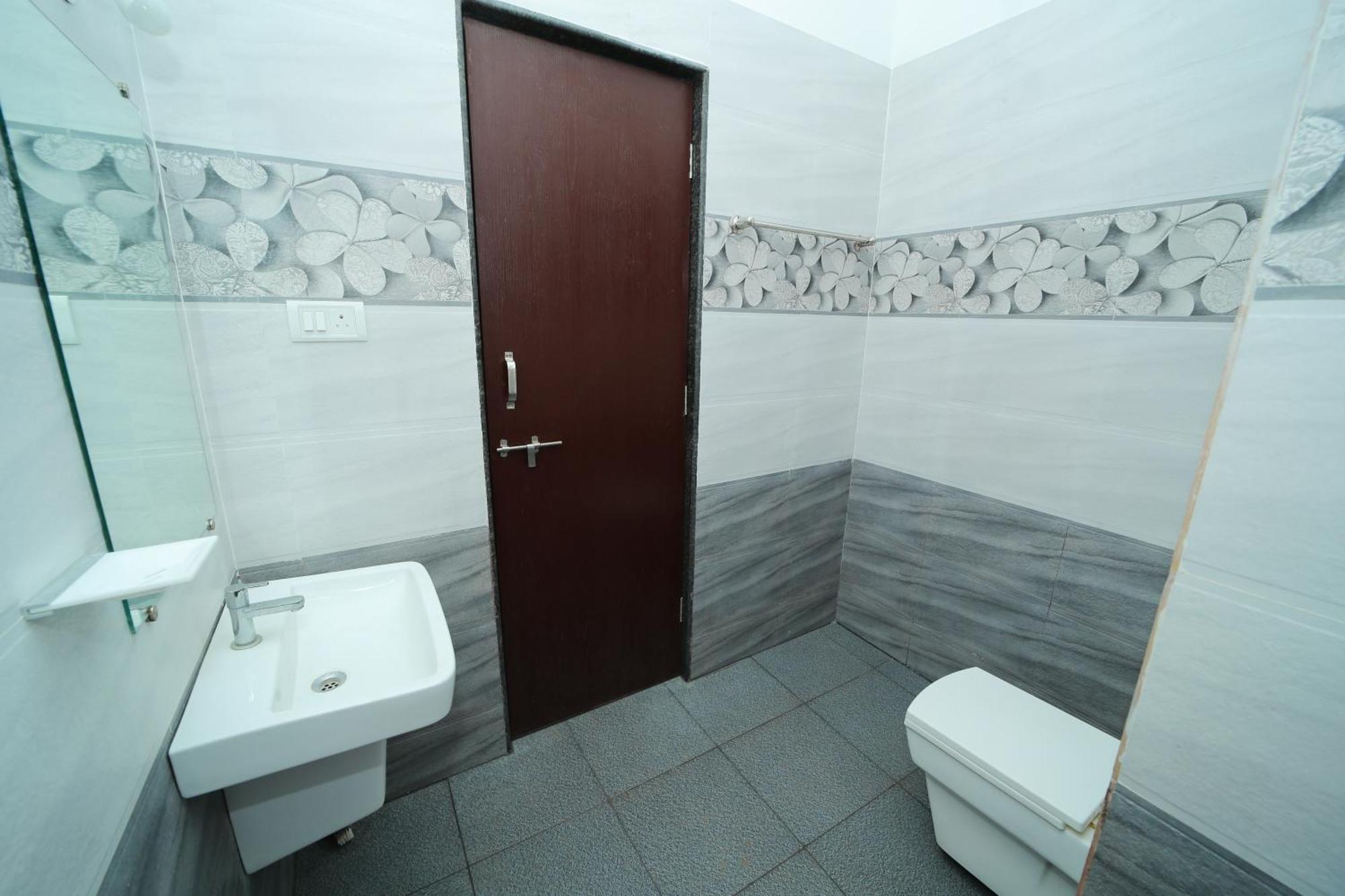 Hotel Radhma Residency Udupi Kültér fotó