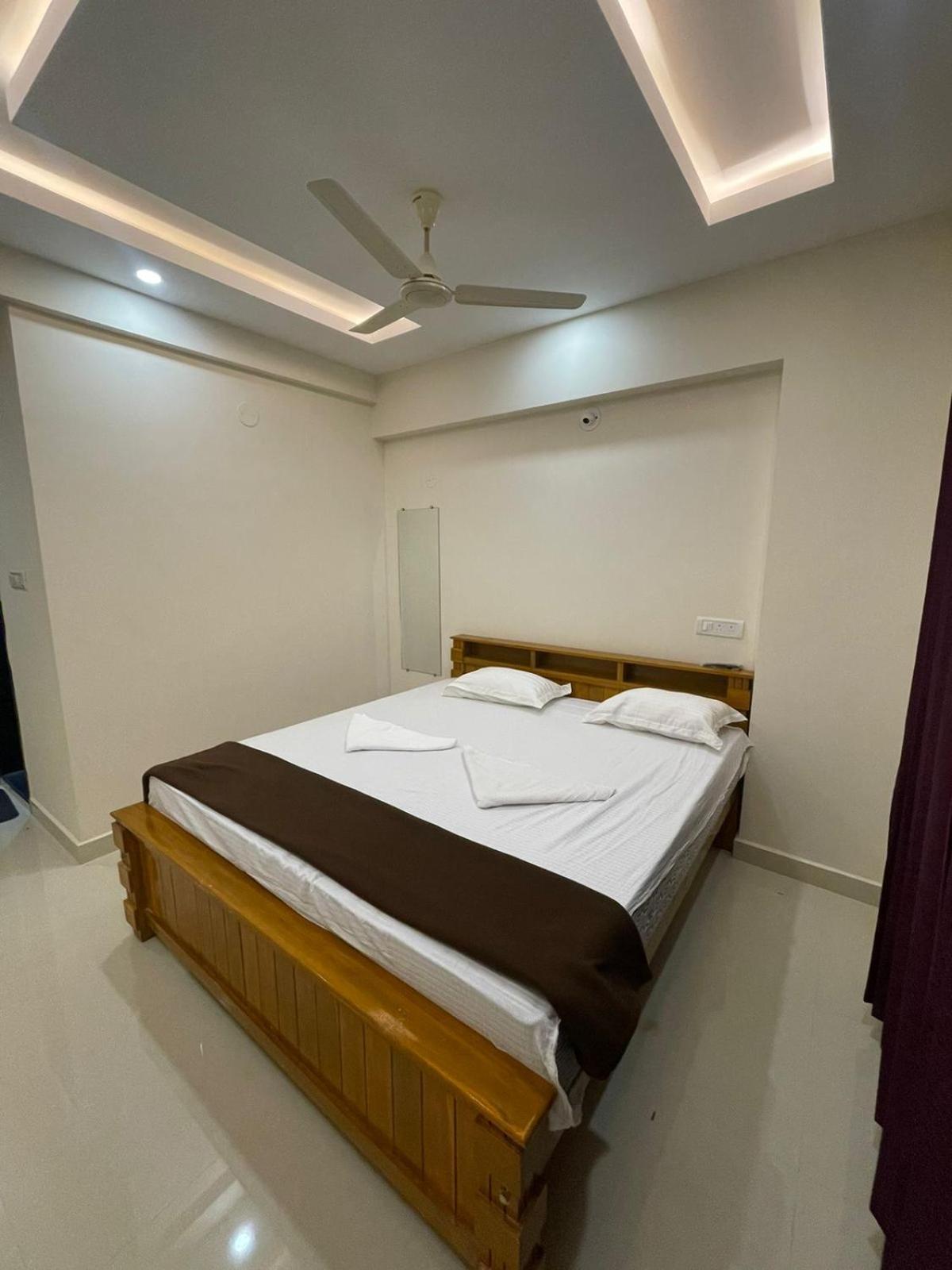 Hotel Radhma Residency Udupi Kültér fotó