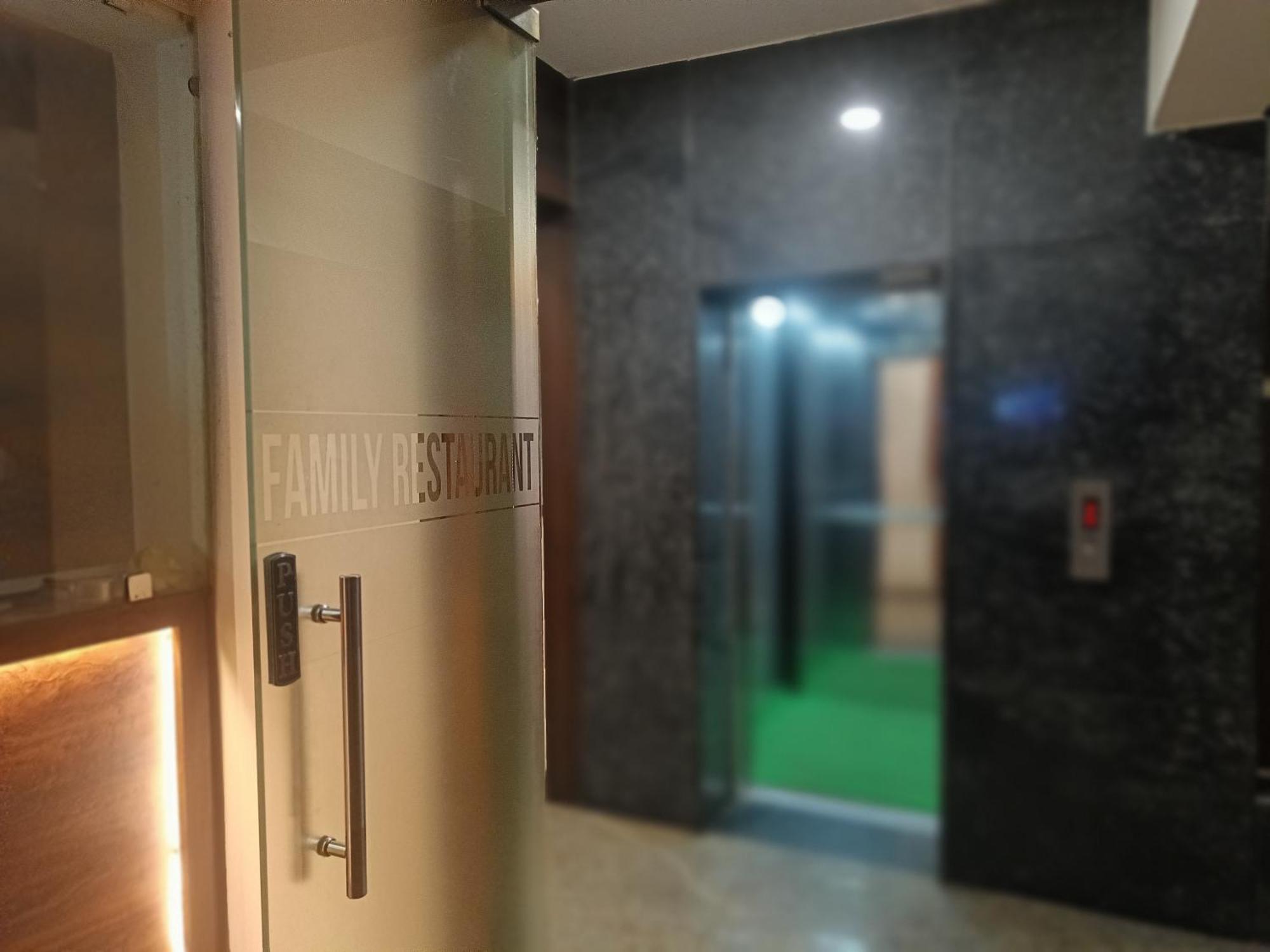 Hotel Radhma Residency Udupi Kültér fotó